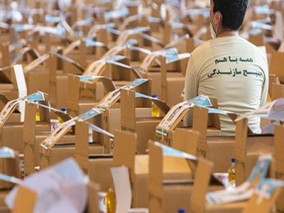 تداوم نهضت سپاه و بسیج در کمک به محرومین/ توزیع ۱۰۰ هزار بسته غذایی در گام اول مرحله سوم کمک مومنانه