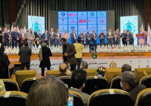 فولاد اکسین خوزستان در ششمین همایش ملی کیفیت فراگیر( TQM) موفق به دریافت تندیس بلورین شد