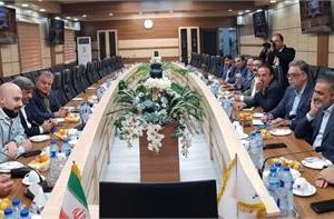 نشست معاون بانک ملی ایران با معاون مالی و اقتصادی گروه فولاد خوزستان