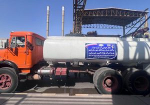 اعزام تانکرهای آب شرب به روستاهای شهرستان باوی توسط فولاد اکسین خوزستان